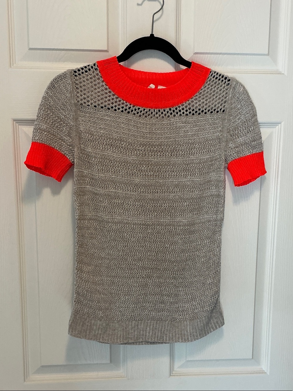 Beige Knit Short-Sleeve Sweater with Bright Coral Trim